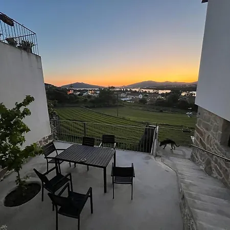 Cozy House River - Caminha