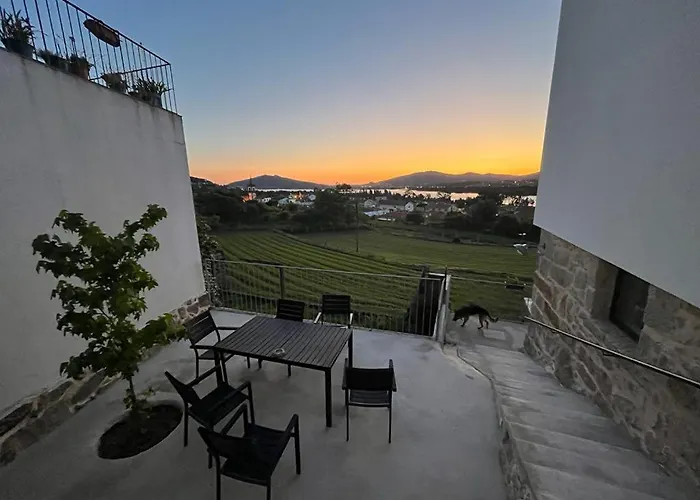 Cozy House River - Caminha